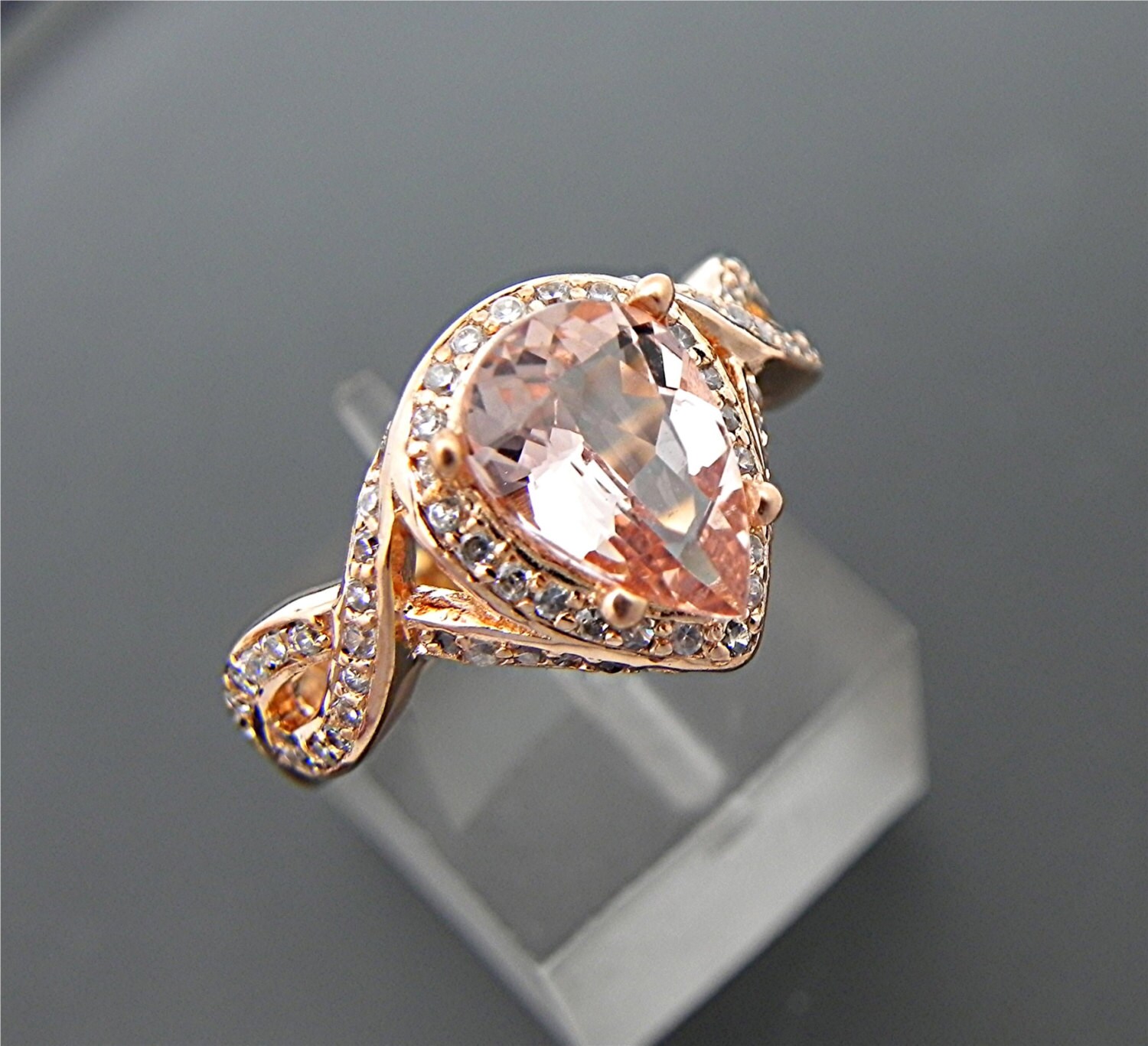 Morganite De Madagascar – Pierre Précieuse 6.7×5.5 Mm – 0.74 Carats – Neuf Avec étiquette