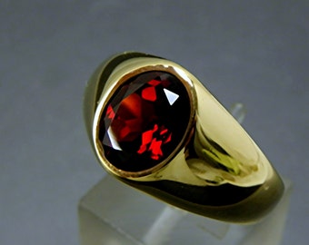 AAAA Red Pyrope Garnet   10x8mm  3.12 Carats   14K yellow gold ring 19 grams Also available in 18K gold 0201