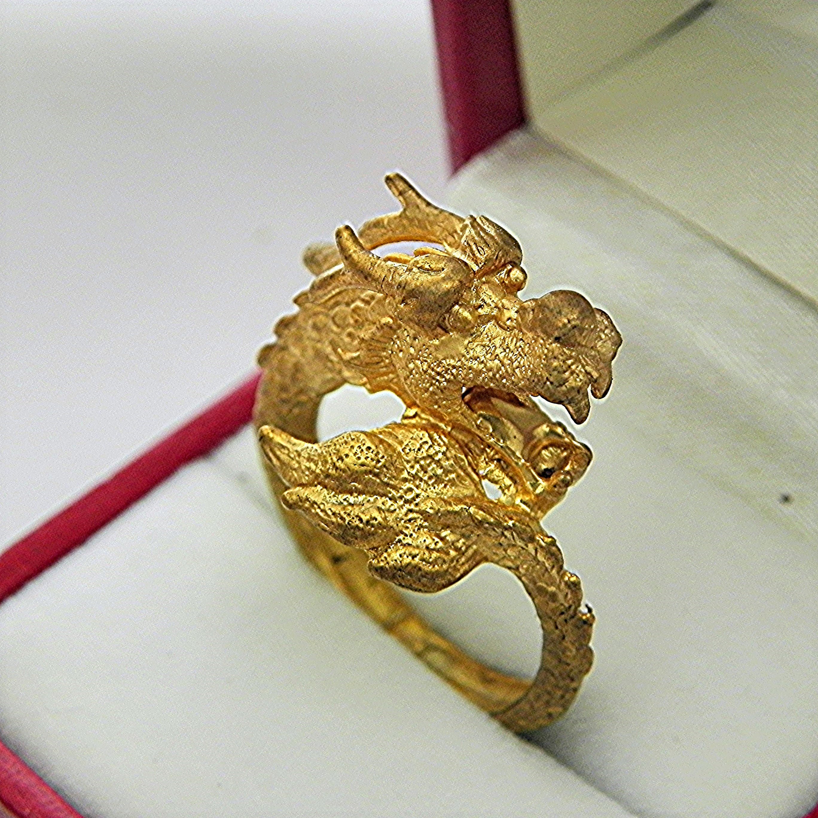 14k gold dragon ring with diamonds and chalcedony – Victorious