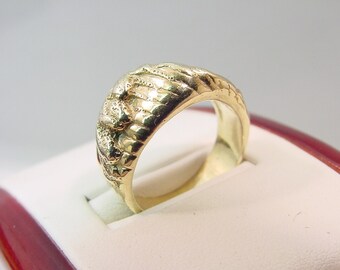 14Kイエローゴールド11グラムの手彫りメンズWAVEリング。ホワイト