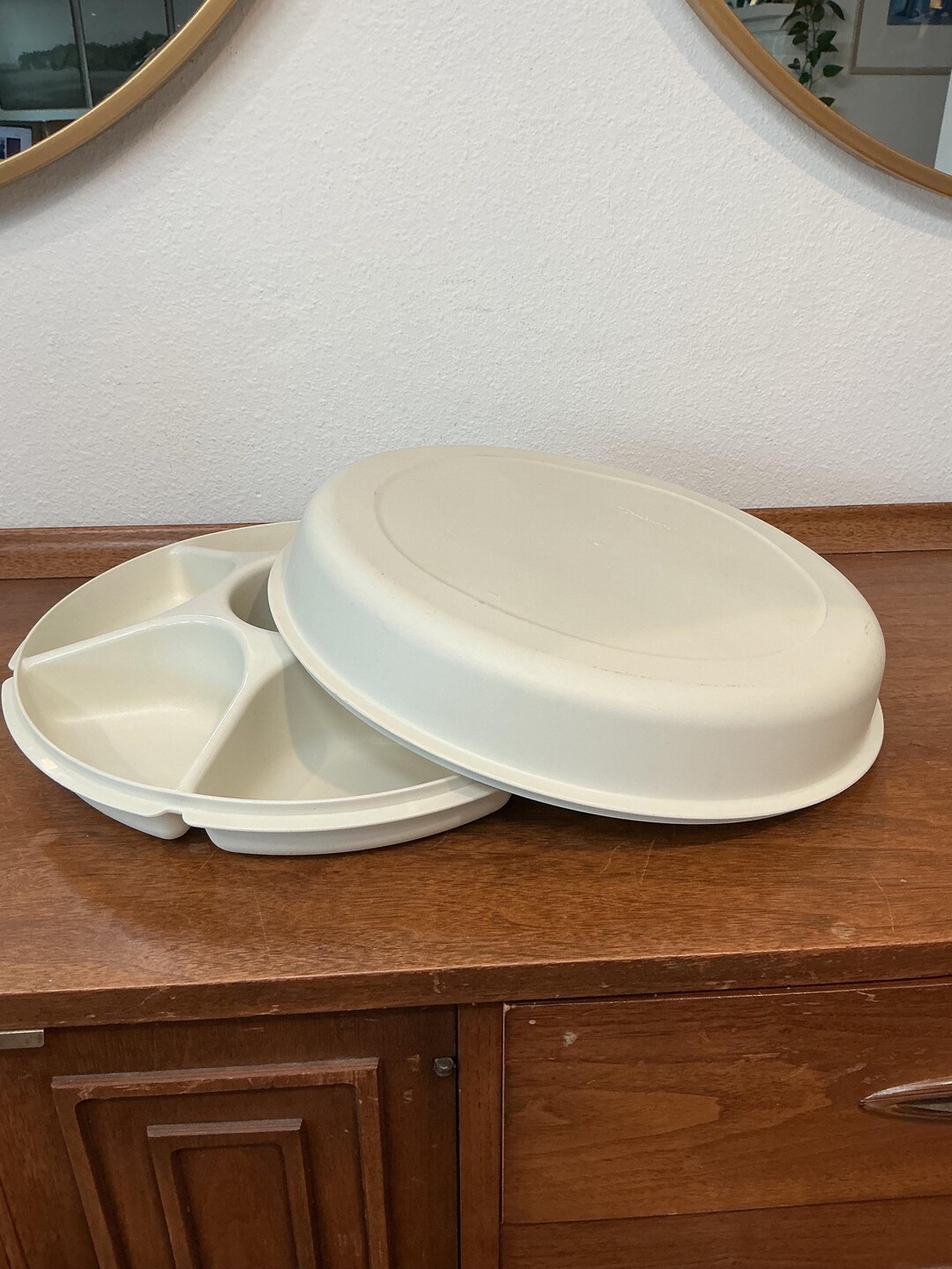 Vintage Tupperware Serving Center Tray 1665-3 With Lid 1666-1