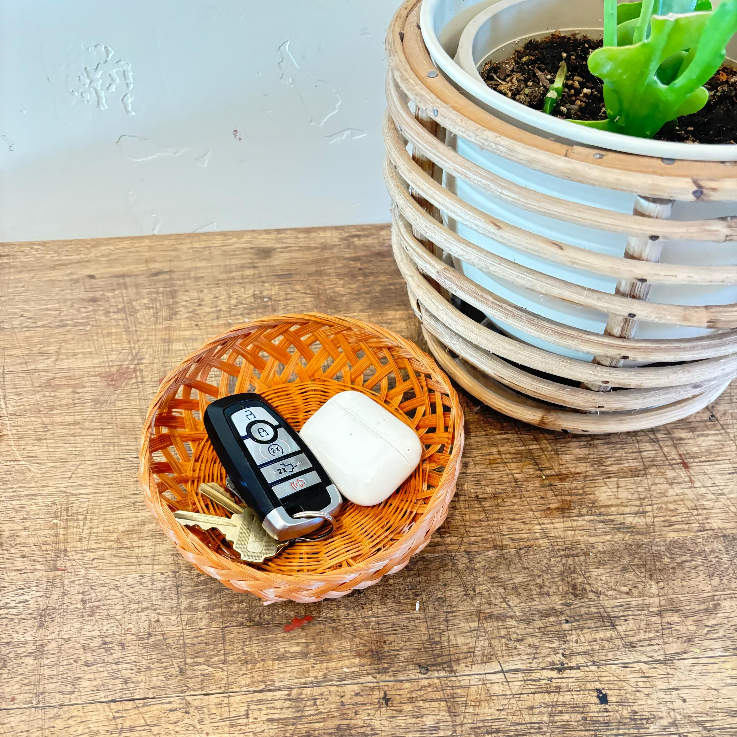 ヴィンテージのラウンドバスケット - Etsy 日本