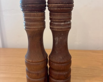 Juego de molinillos de sal y pimienta de madera vintage