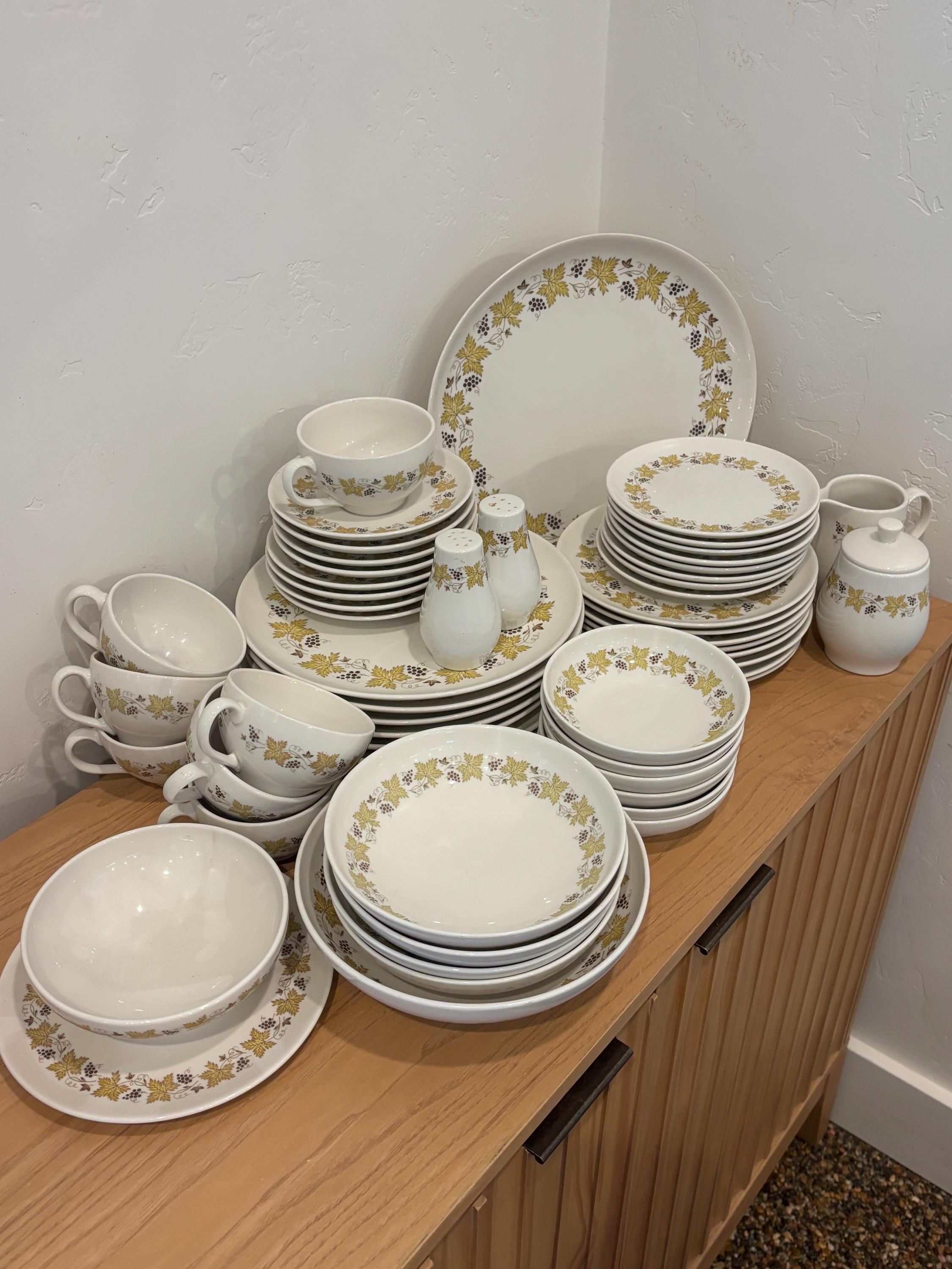 Vintage Noritake Marguerite Pattern Dinnerware Set **** Message