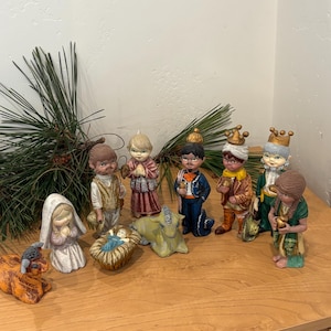 Vintage Nacimiento Mexican Nativity Scene