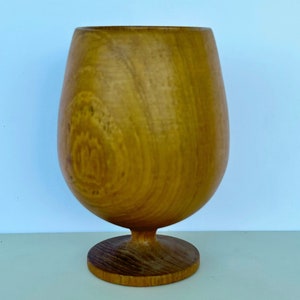 bicchieri da vino con stelo in legno