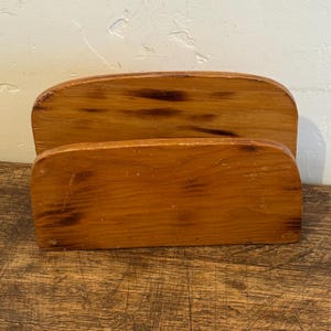 Servilletero o porta cartas de madera vintage