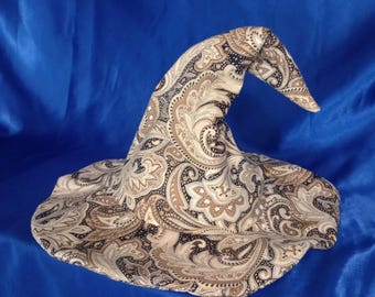 Sombrero de bruja druida y mago marrón con estampado paisley