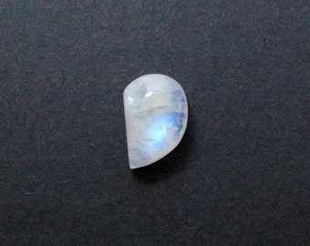 Rainbow moonstone 9.90 carat loose gemstone