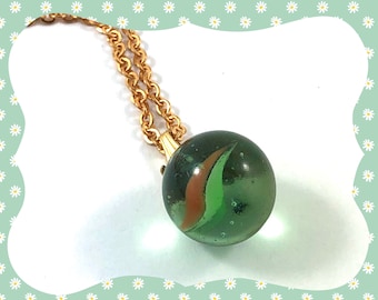 Vintage style white red green cats eye glass marble golden aged link chain necklace