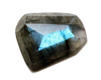 Labradorite fancy faceted cut cabochon 15.80 carats