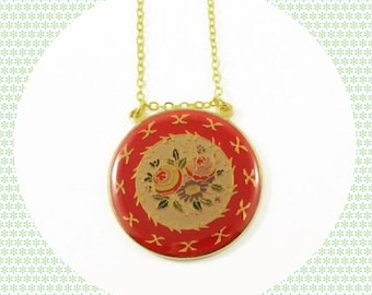 Vintage floral red enamel golden pendant necklace