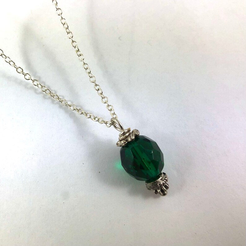 Emerald green stone boho silver pendant necklace