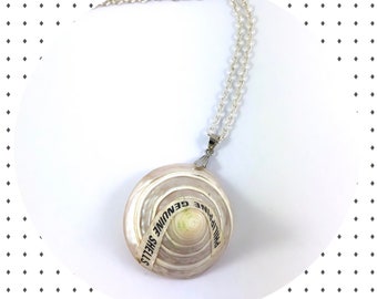 Vintage whole natural shell pendant silver necklace