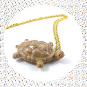 Adorable vintage brown marbled lucite turtle golden pendant necklace image 1
