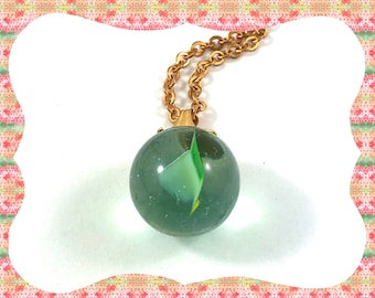 Vintage style white green yellow cats eye glass marble golden aged link chain necklace