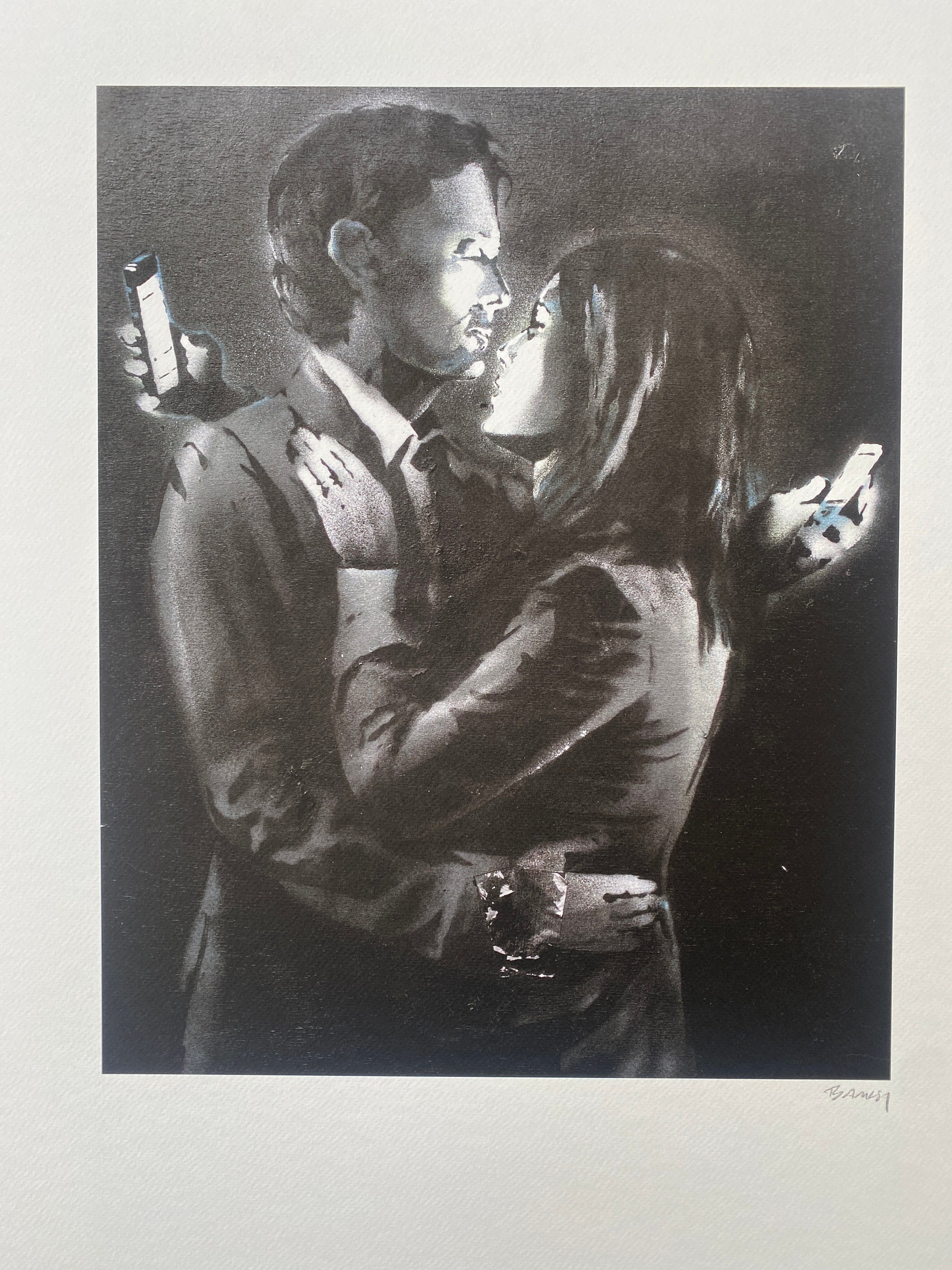 Banksy mobile lovers - Etsy 日本
