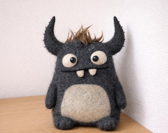 Black Monster Needle Felt Doll – Handmade Wool Creature, Fantasy Decor, Halloween Monster Collection