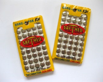 Vintage Saf T Head Thumb Tacks, 47 Count 1968 NOS Display Assemblage Supply