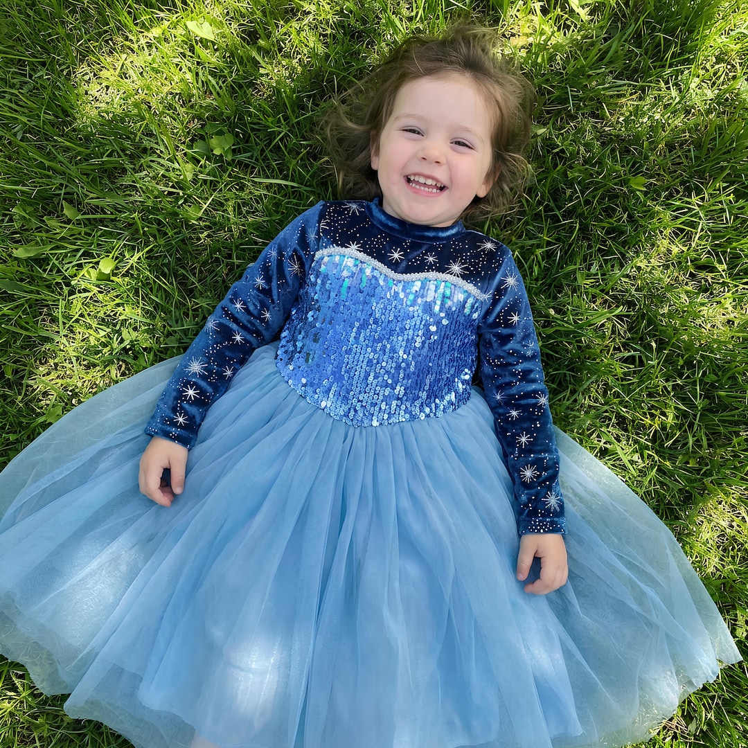 women's light blue winter princess dress Luzlen Costume Girls Up Outfit, 5-6 Years(Label 130) With this stunning Princess Elsa costume Ice Princess Costume Luxury Girls