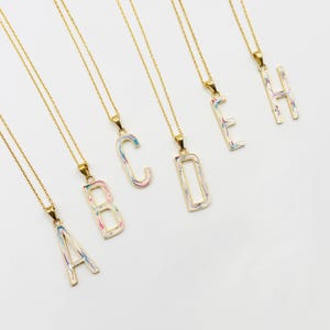 Colar de letras elegante personalizado em prata esterlina 925 – Um presente atencioso com uma linda embalagem para aniversários e Natal, banhado a ouro 18k
