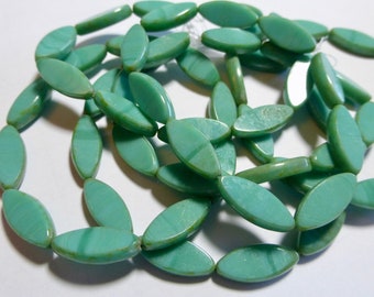Perles de broche en verre vert de mer opaque tchèque 7x18mm (10)