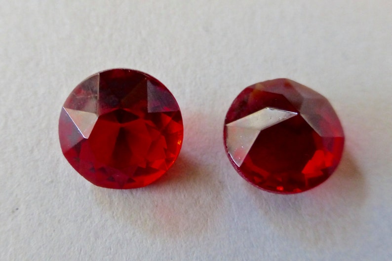 2 Vintage Czech Translucent Siam Red Round 11mm Faceted Crystal Chatons