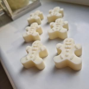 Highly Scented Gingerbread Wax Melts Strong Wax Melts 100% Vegan Soy Wax Unique Wax Melts Handmade Christmas scent wax Melts