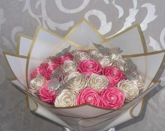 Ramo de flores eternas hechas a mano - 30 flores - Rosa y blanco - con accesorios - perfecto para regalar a tus seres queridos