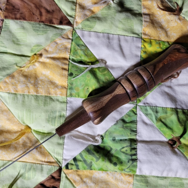 Spinning wheel orifice hook yarn fiber roving