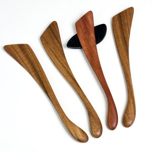 The Classic Stirrer Left or Right Hand Stirring Utensil Wood Spatula Spurtle Alternative Cookware Kitchen Cooking Utensils . image 3