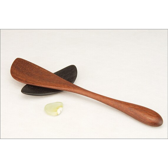 Traditional Spatula - Left or Right Hand - Minimal Design All-Round Workhorse Kitchen Utensil - Crafted by Someone Who Cooks featured image