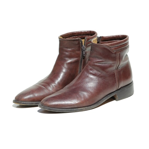Size: 9 M / Vintage Brown Leather Beatle Side Zipp
