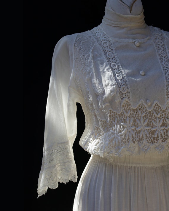 Edwardian White Cotton Dress / Embroidered Lace A… - image 3