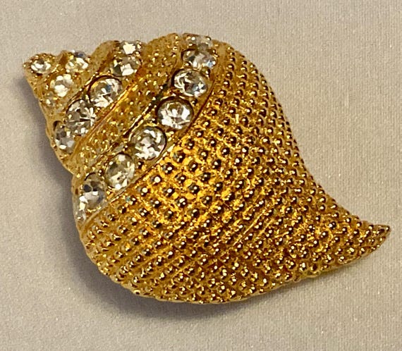 Vintage Kenneth Jay Lane (KJL) Conch Shell Brooch… - image 2