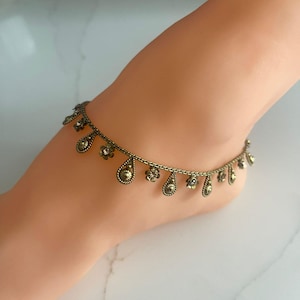 Ankle Jewelry,Anklets,Pair of Anklets,Payal,Antique Gold Payal,Indian traditional Anklets,Asian Anklet,Paijab,Polki Anklets,Tear Drop Design
