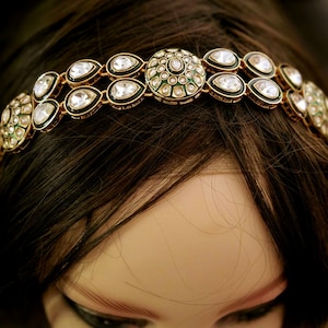 Antique Gold Finish kundan Emerald Green Head Band Jewelry/Sheesh Phool/Hair Accessories,/ Bridal Jewelry/Indian hair jewelry /Matha Patti
