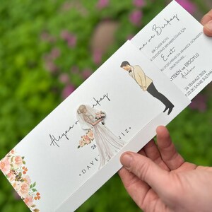 Invito di nozze romantico con illustrazione degli sposi, elegante biglietto piatto per matrimoni moderni, biglietto d'invito economico per nozze