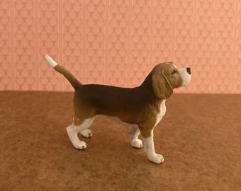 Miniature Realistic Beagle Dollhouse Pet 1:12th scale Realistic Dollhouse Dog Dollhouse Supply Dollhouse Pet New Supply