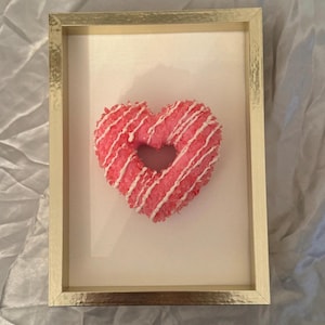 3D Heart Shaped Donut Resin Wall Art Decor, Colourful Pop Art Decor, Realistic Fake Food, Food Art, Kawaii Decor, Kitchen, 3D Sculpture Art