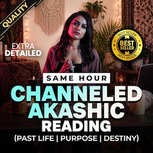 Könnte beinhalten: Ein Werbebild für einen Service mit dem Text "CHANNELED AKASHIC READING" in großen, türkisfarbenen Buchstaben. Die Worte "SAME HOUR" stehen über dem Haupttext. Das Bild enthält auch die Worte "PAST LIFE | PURPOSE | DESTINY" und "BEST SELLER". Eine Person ist im Bild.