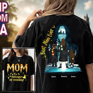 Anpassad Manager Of Mischief mamma-tröja, bästa mamma någonsin, magisk mamma-t-shirt, mamma-tröja, fantastisk mamma-tröja, trollkarlsmamma-outfit, rolig mamma-tröja