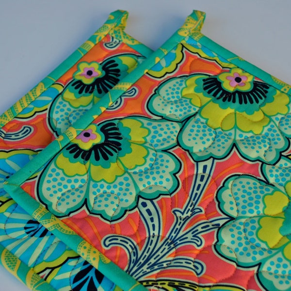 Contemporary Amy Butler Lark designer potholders in Floral Couture in Mandarin