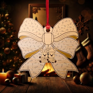 Decorazione a forma di papillon di Natale, decorazione regalo di Natale SVG, ornamento natalizio a forma di papillon SVG, ornamento natalizio con finitura in legno tagliato, decorazione per albero di Natale