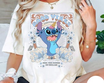 Camiseta de verano con estampado retro de Stitch, camiseta linda de Stitch, camiseta de verano mágica, vacaciones familiares, verano tropical de Stitch, ambiente playero, playa de dibujos animados azules