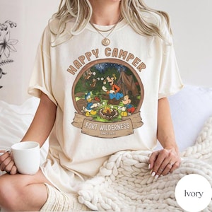 Camiseta Disney Mickey y sus amigos de Fort Wilderness Happy Camper, camiseta vintage familiar a juego con Mickey y sus amigos para acampar, camiseta Happy Camper