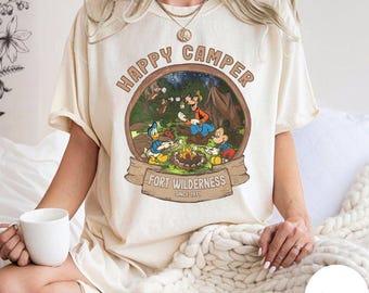 T-shirt Disney Mickey and Friends Fort Wilderness Happy Camper, maglietta coordinata Vintage Mouse & Friends Camping Family, maglietta Happy Camper