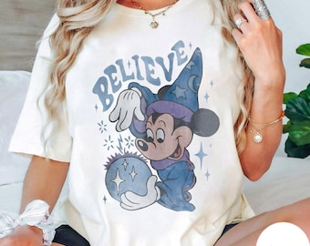Retro Disney Fantasia Mickey comfort kleuren shirt, vintage Disney magie, Fantasia vintage shirt, shirt magische vakantie, vintage Disney T-shirt