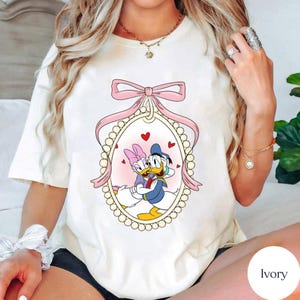Donald & Daisy Duck Paar T-Shirt, süßes Locket Bow Shirt, Donald Daisy Lover T-Shirt, süße Disneyworld T-Shirts, Disney-Liebhaber-Shirt, Romantik-T-Shirt