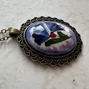 Keramische sieraden, medaillon met bloementhema, blauwe bloemketting, cadeau voor moeder, cadeau voor haar, vintage medaillon, ovale ketting